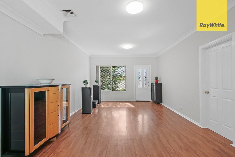 Photo - 4/62 Hassall Street, Parramatta NSW 2150 - Image 10