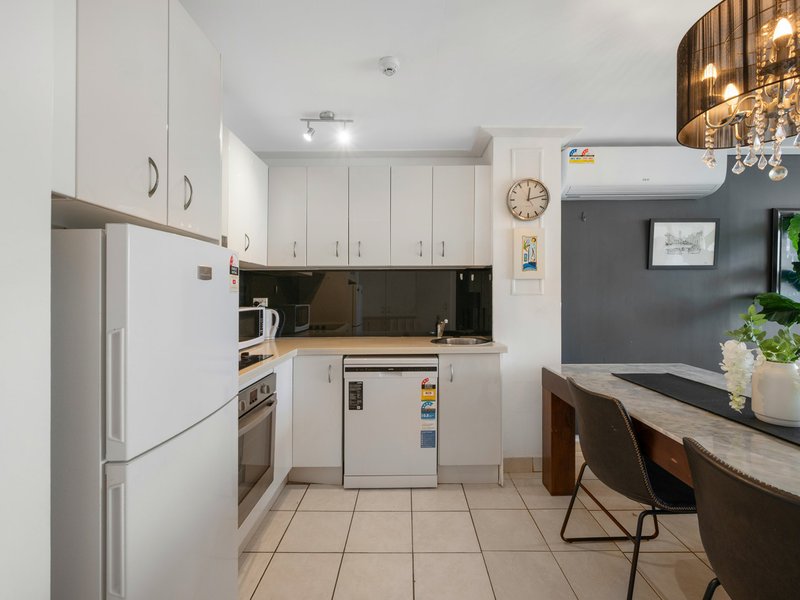 Photo - 46/2943 Surfers Paradise Blvd , Surfers Paradise QLD 4217 - Image 4