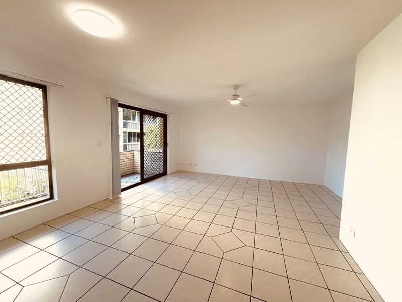 Photo - 4/63 Bauer Street, Southport QLD 4215 - Image 10