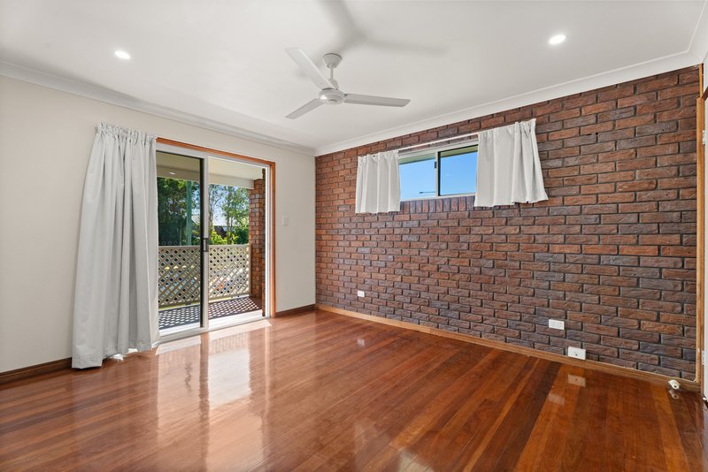 Photo - 463 Boat Harbour Drive, Torquay QLD 4655 - Image 6