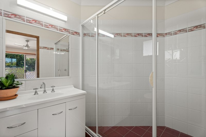 Photo - 463 Boat Harbour Drive, Torquay QLD 4655 - Image 7