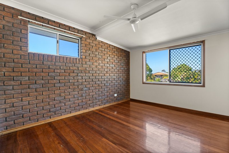 Photo - 463 Boat Harbour Drive, Torquay QLD 4655 - Image 9