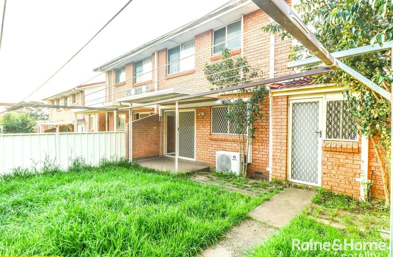 Photo - 4/63 Canterbury Road, Glenfield NSW 2167 - Image 8
