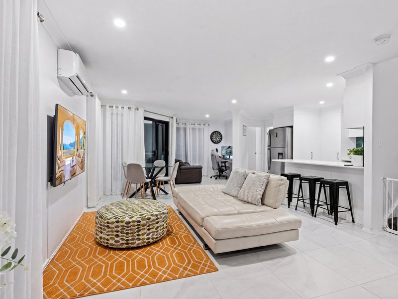 Photo - 4/63 Muir Street, Labrador QLD 4215 - Image 3