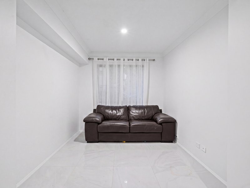 Photo - 4/63 Muir Street, Labrador QLD 4215 - Image 6