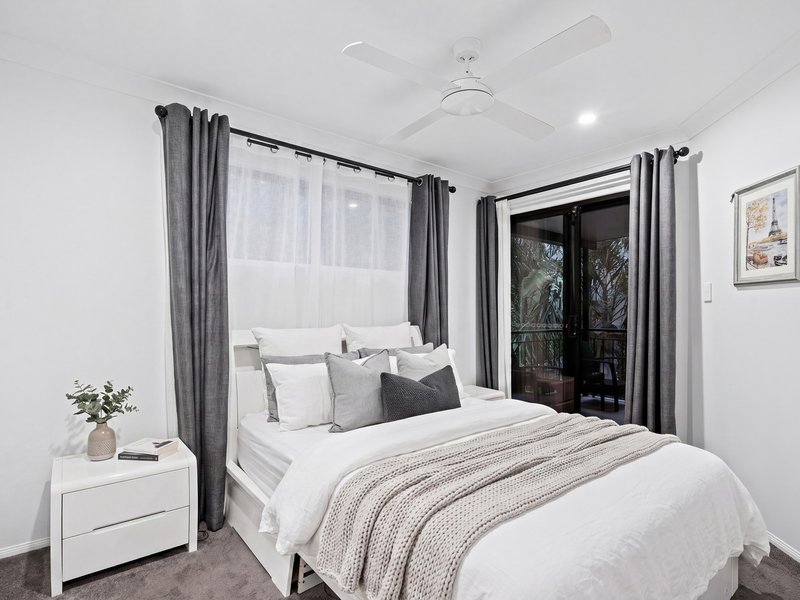 Photo - 4/63 Muir Street, Labrador QLD 4215 - Image 13