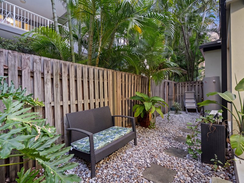 Photo - 4/63 Muir Street, Labrador QLD 4215 - Image 16