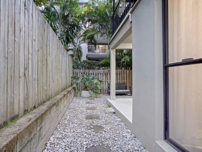 Photo - 4/63 Muir Street, Labrador QLD 4215 - Image 17