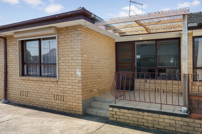 Photo - 4/63 Pickett Street, Reservoir VIC 3073 - Image 2