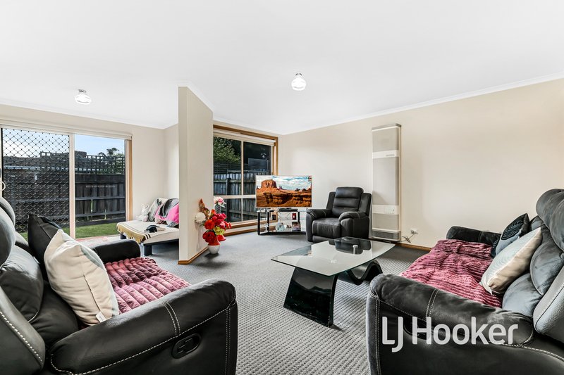 Photo - 4/63 Pommel Street, Pakenham VIC 3810 - Image 3