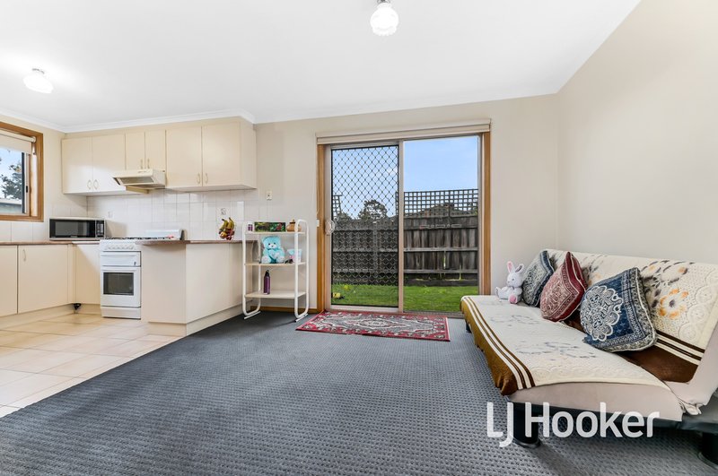 Photo - 4/63 Pommel Street, Pakenham VIC 3810 - Image 6