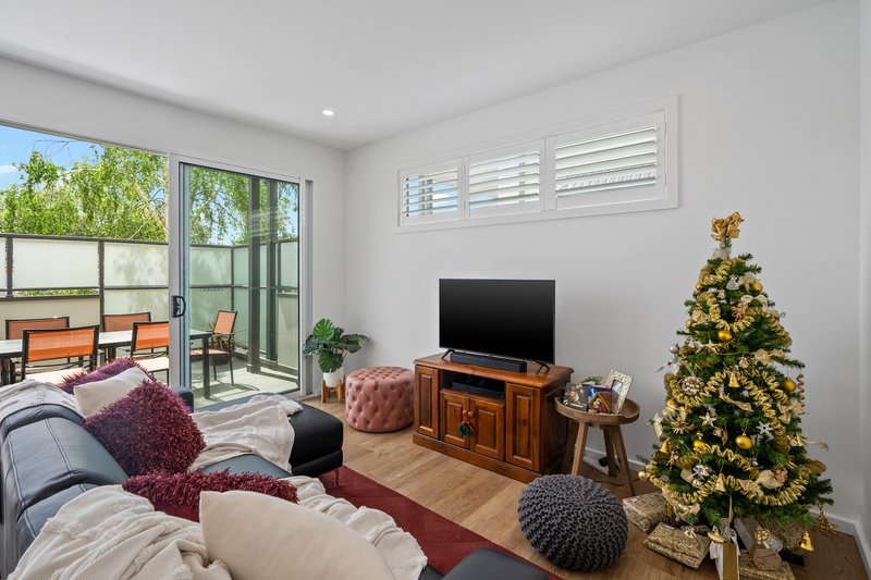 Photo - 4/64 Bedford Road, Ringwood VIC 3134 - Image 4