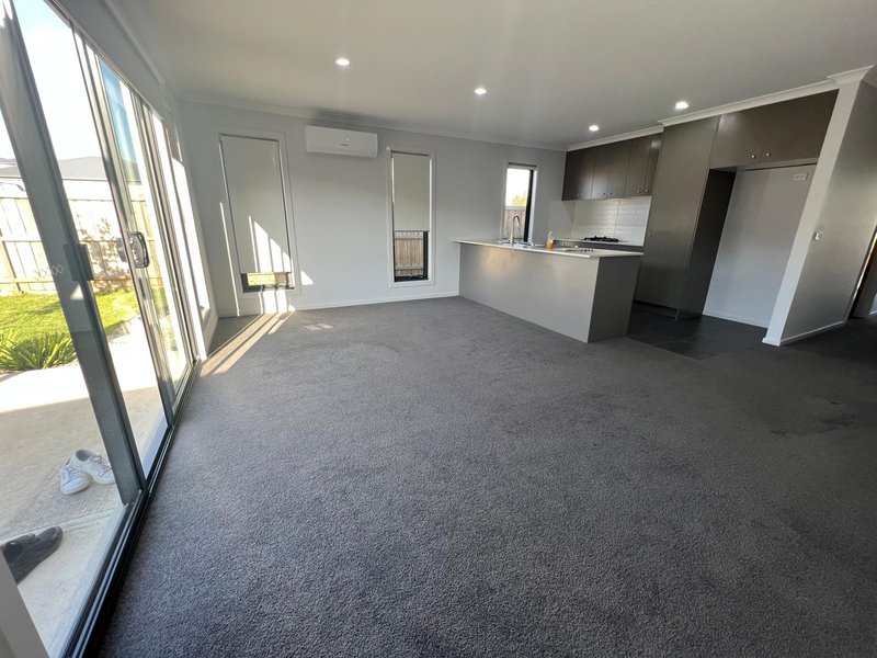 Photo - 464 Harvest Home Road, Epping VIC 3076 - Image 9