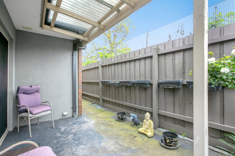 Photo - 4/64 Hickford Street, Reservoir VIC 3073 - Image 11