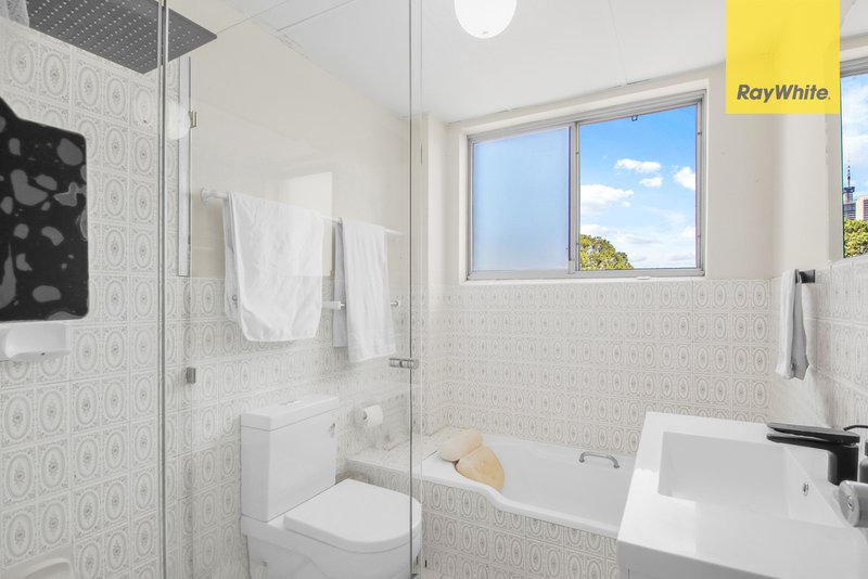 Photo - 4/64 O'Connell Street, Parramatta NSW 2150 - Image 5