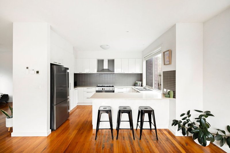 Photo - 4/65 Hillcrest Road, Frankston VIC 3199 - Image 2