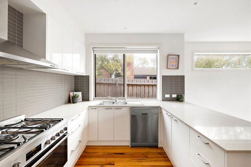 Photo - 4/65 Hillcrest Road, Frankston VIC 3199 - Image 3