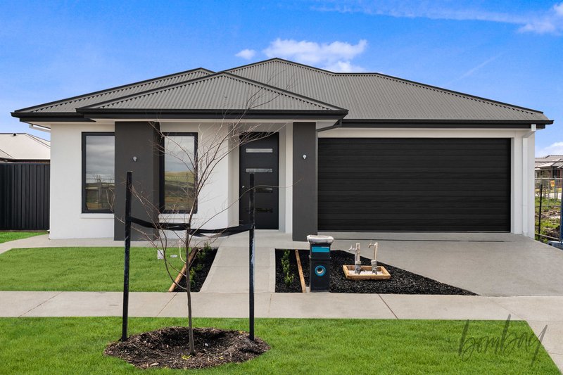 Photo - 465 Lithgow Street, Beveridge VIC 3753 - Image 1