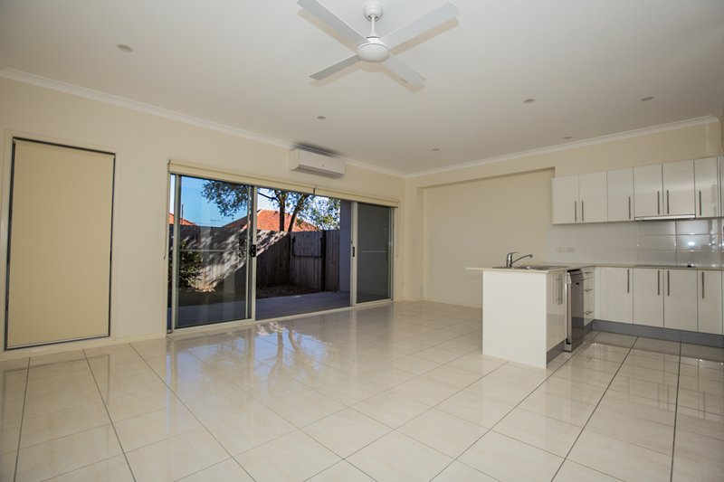 Photo - 4/65 Lyon Street, Moorooka QLD 4105 - Image 2