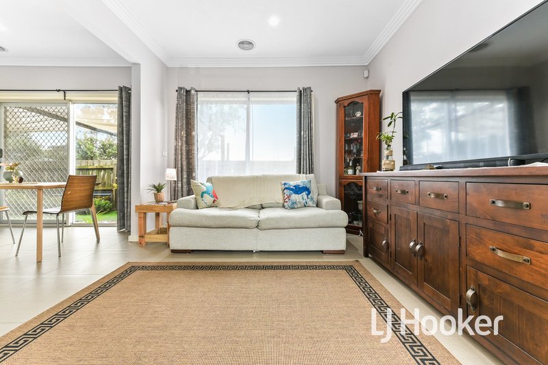 Photo - 4/65 Somerville Road, Hampton Park VIC 3976 - Image 2