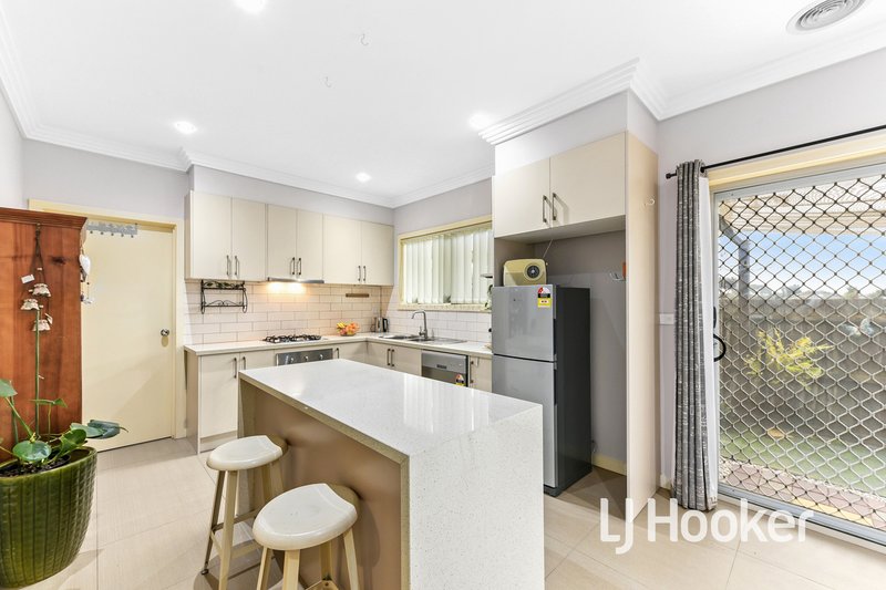 Photo - 4/65 Somerville Road, Hampton Park VIC 3976 - Image 7