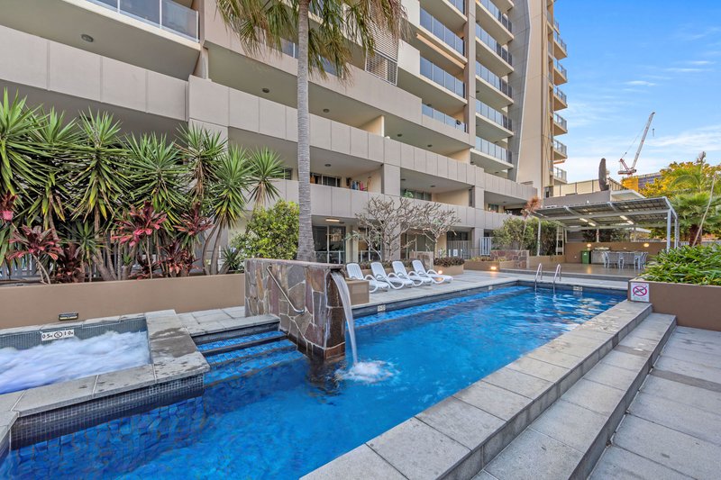 Photo - 46/53 Darrambal Street, Surfers Paradise QLD 4217 - Image 13