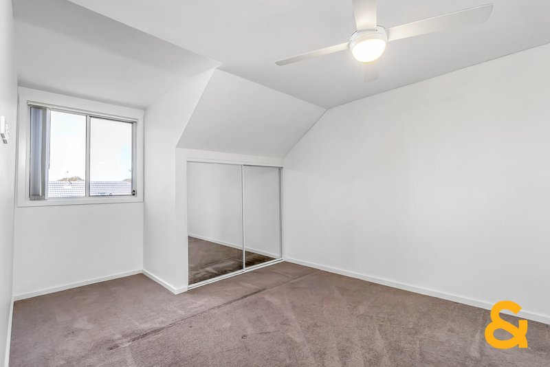 Photo - 4/66 Brisbane Street, Oxley Park NSW 2760 - Image 5