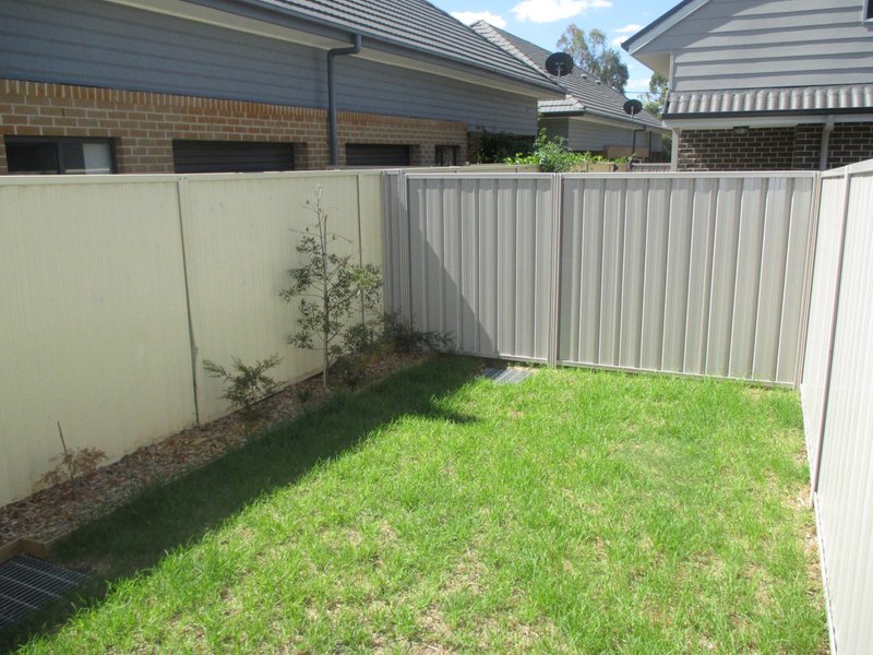 Photo - 4/66 Brisbane Street, Oxley Park NSW 2760 - Image 11