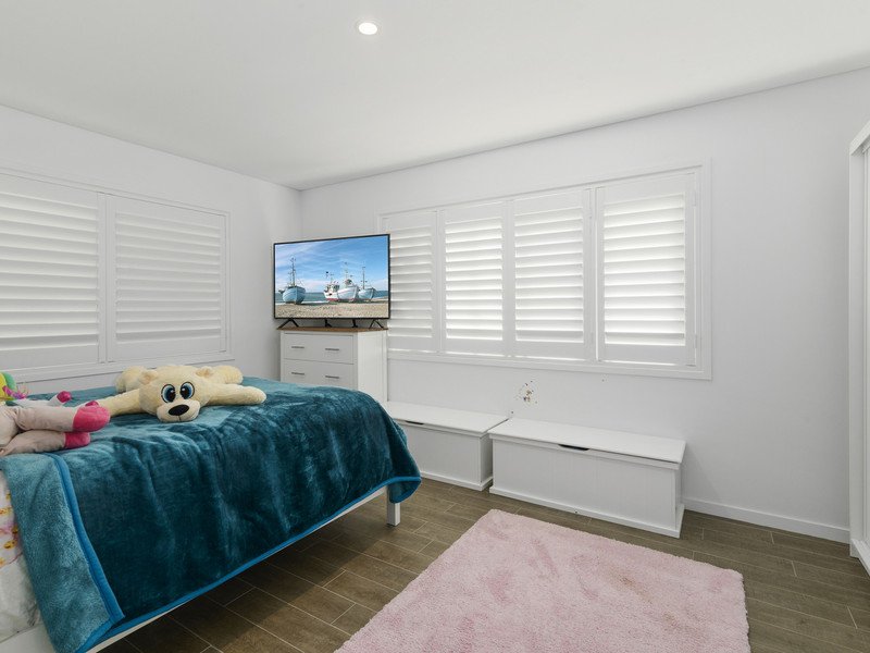 Photo - 4/66 Marine Parade, Miami QLD 4220 - Image 11