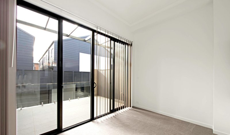 Photo - 46/76 Stockman Avenue, Lawson ACT 2617 - Image 8