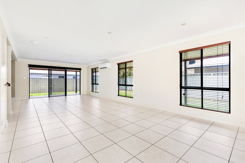 Photo - 4/68 Moody Street, Emerald QLD 4720 - Image 4