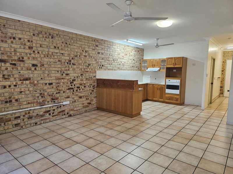 Photo - 4/68 Munro Street, Ayr QLD 4807 - Image 6