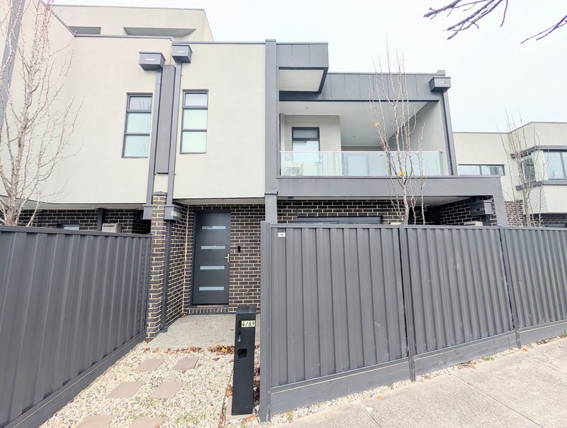 Photo - 4/69 Dawnview Crescent, Roxburgh Park VIC 3064 - Image 1