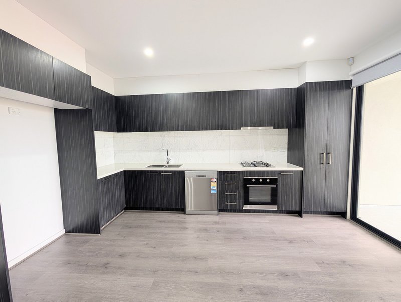 Photo - 4/69 Dawnview Crescent, Roxburgh Park VIC 3064 - Image 2