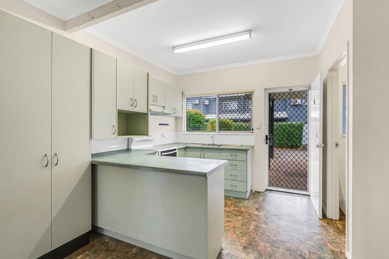 Photo - 4/690-692 Bruce Highway, Woree QLD 4868 - Image 4