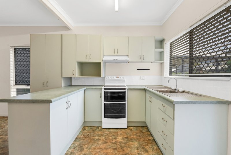 Photo - 4/690-692 Bruce Highway, Woree QLD 4868 - Image 5