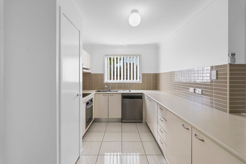 Photo - 46/99-113 Peverell Street, Hillcrest QLD 4118 - Image 3