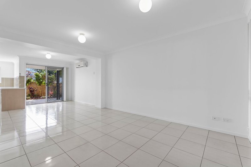 Photo - 46/99-113 Peverell Street, Hillcrest QLD 4118 - Image 11