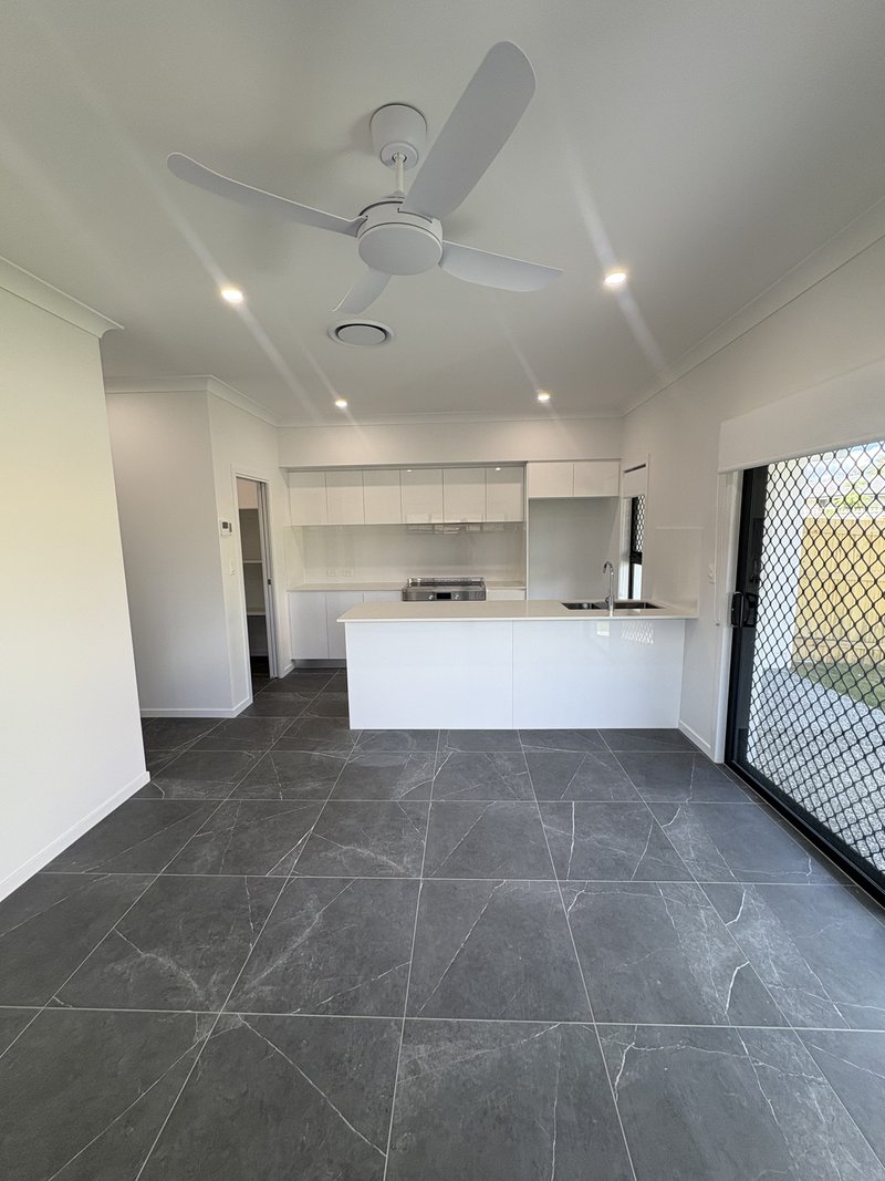 Photo - 46a Blackwell Street, Hillcrest QLD 4118 - Image 1