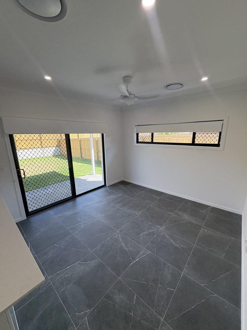 Photo - 46a Blackwell Street, Hillcrest QLD 4118 - Image 6