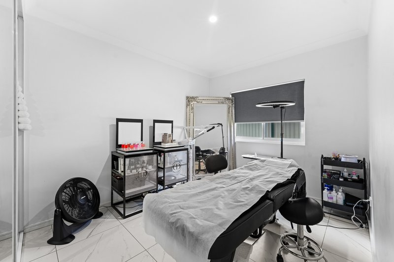 Photo - 46a Haig Avenue, Georges Hall NSW 2198 - Image 6