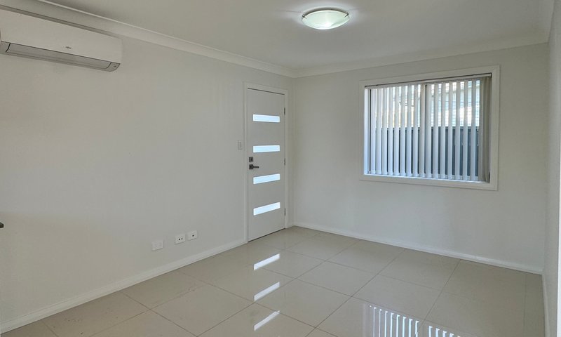 Photo - 46A Mindanao Avenue, Lethbridge Park NSW 2770 - Image 2