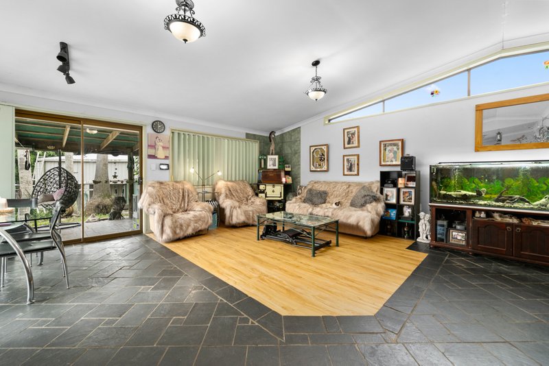 Photo - 47-49 Fiddlewood Court, Woodford QLD 4514 - Image 5