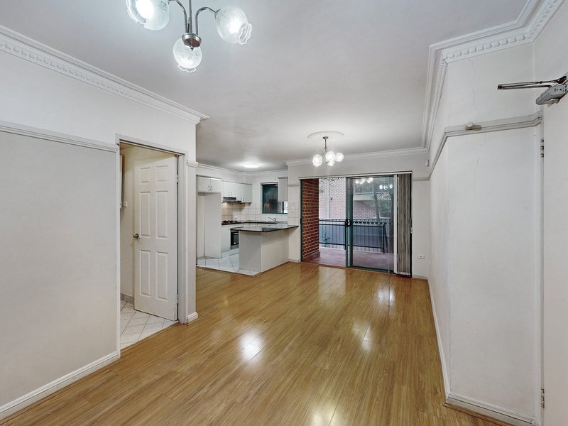 Photo - 4/7-9 Oakes Street, Westmead NSW 2145 - Image 2