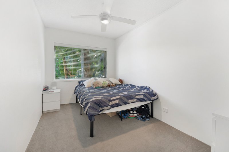 Photo - 4/7 Albert Street, Burleigh Heads QLD 4220 - Image 9