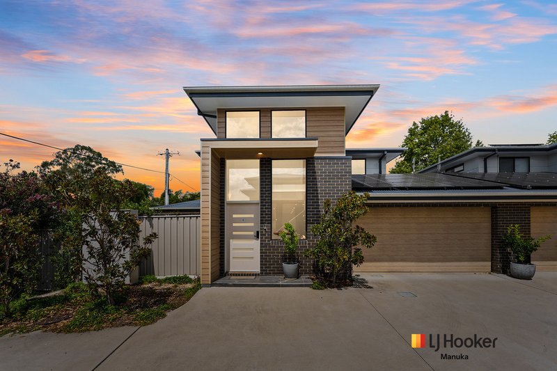 Photo - 4/7 Allwood Street, Chifley ACT 2606 - Image 2