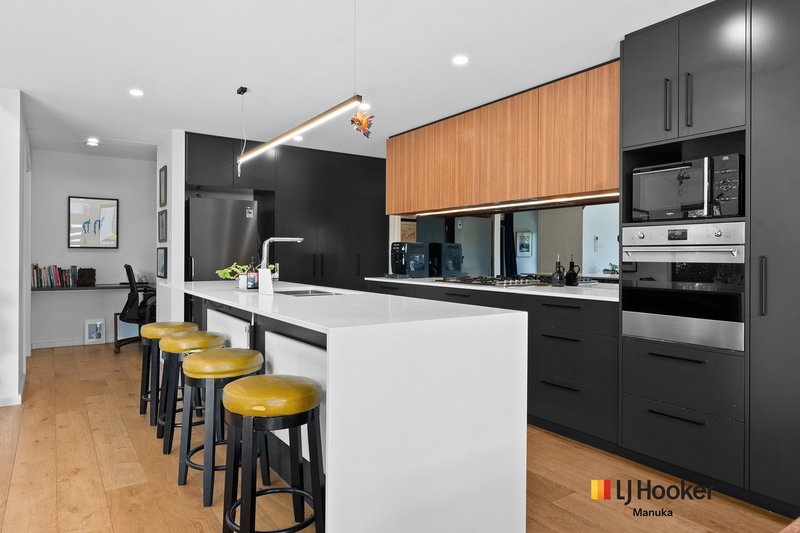 Photo - 4/7 Allwood Street, Chifley ACT 2606 - Image 4