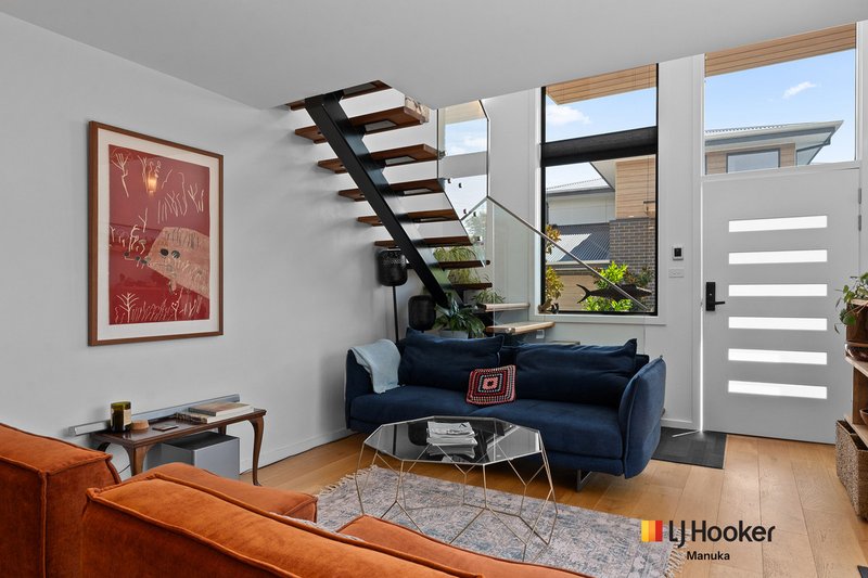 Photo - 4/7 Allwood Street, Chifley ACT 2606 - Image 8