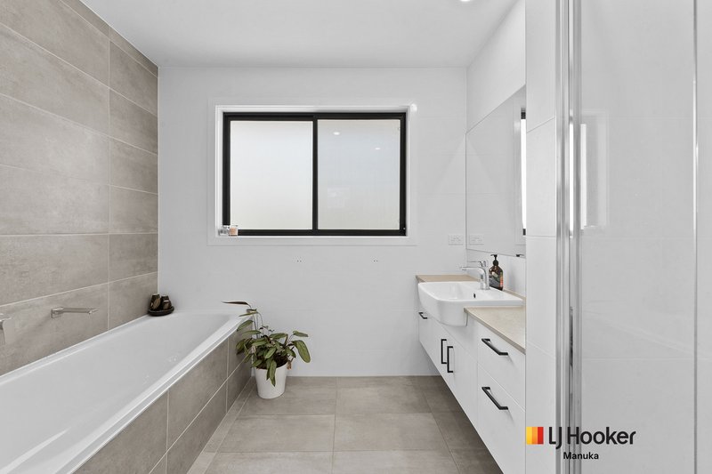 Photo - 4/7 Allwood Street, Chifley ACT 2606 - Image 11