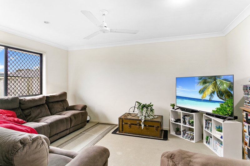 Photo - 47 Amity Drive, Rothwell QLD 4022 - Image 3